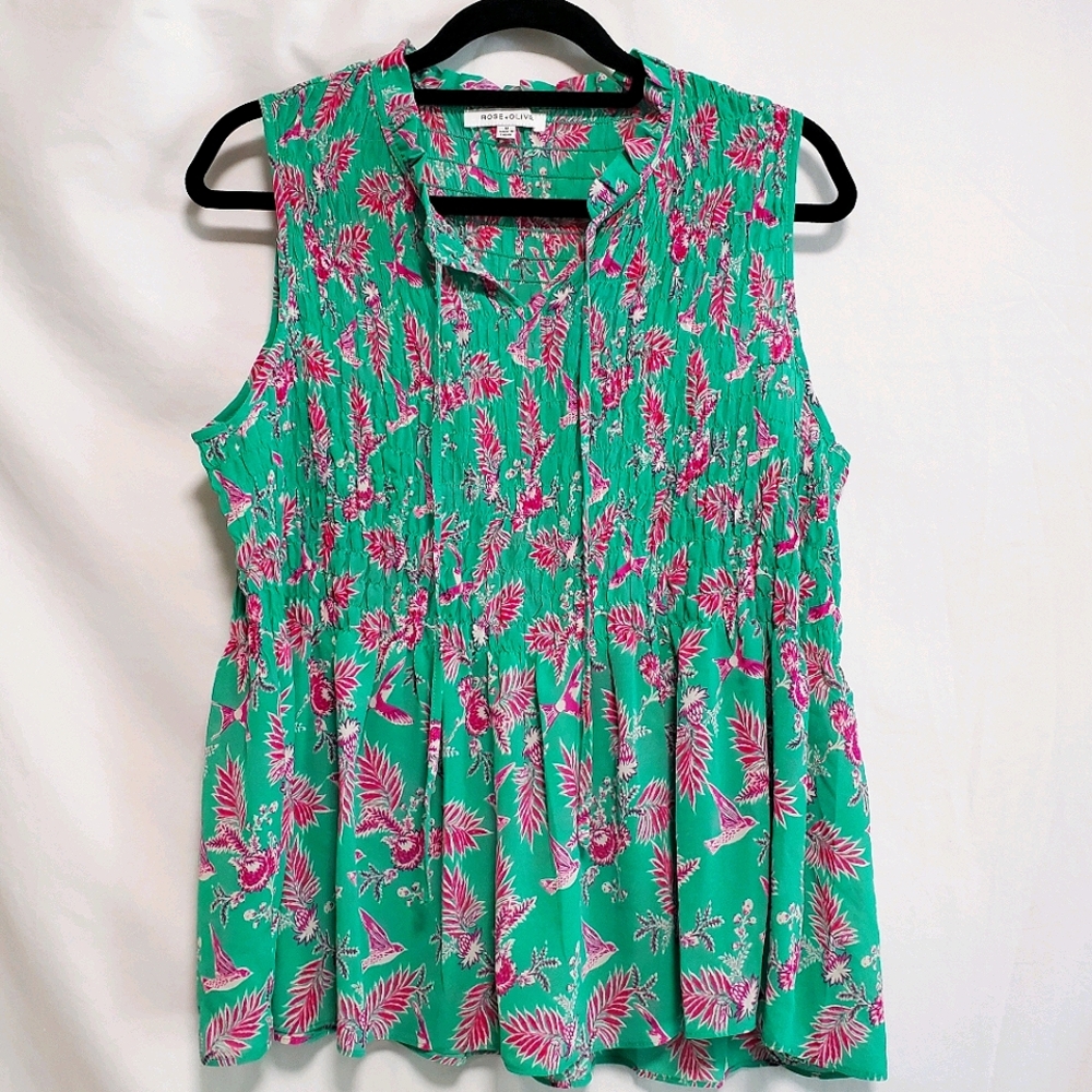 Rose & Olive Sleeveless Smocked Blouse sz Medium